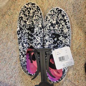 disney mickey mouse sneaker women size 8 new